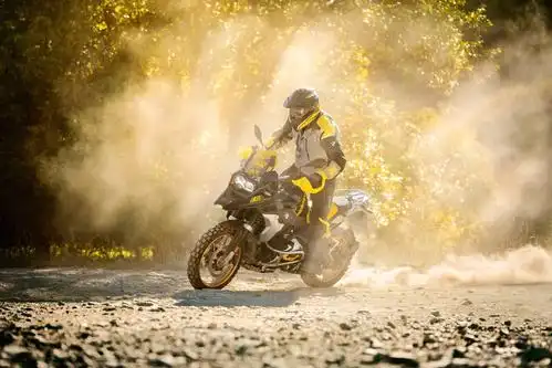 宝马摩托2021r1250gsgsadv户外特写