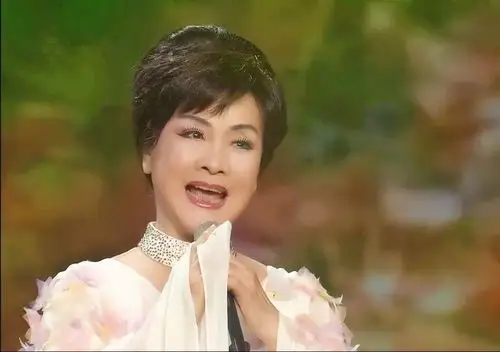 一路芬芳,依然美丽的李谷一(生日快乐)