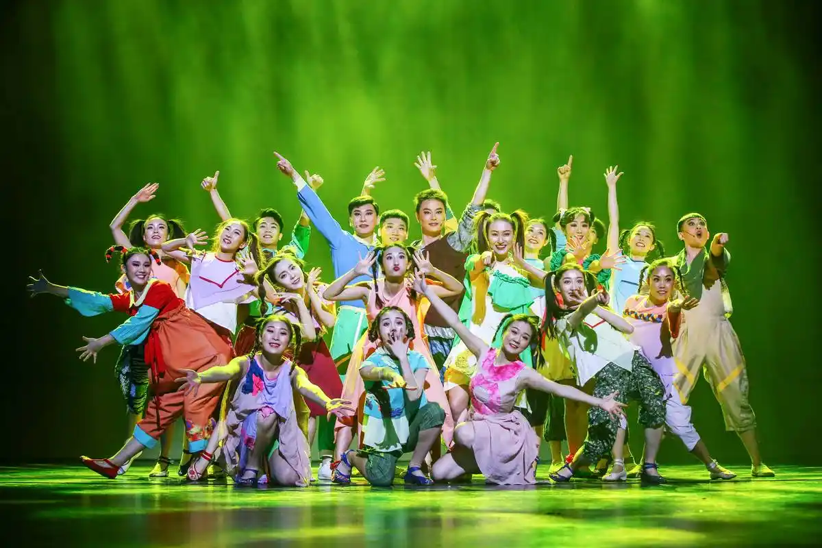 聚焦城乡教育问题,儿童剧《一船星光梦》亮相"山东十二艺节"