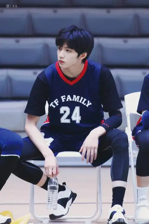 时代少年团刘耀文图片来自微博