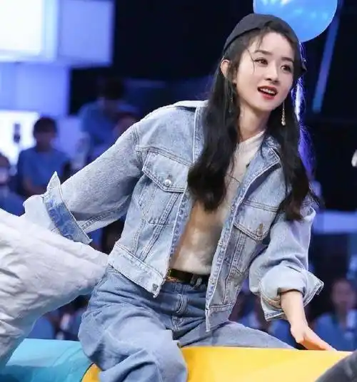 33岁赵丽颖真会穿!