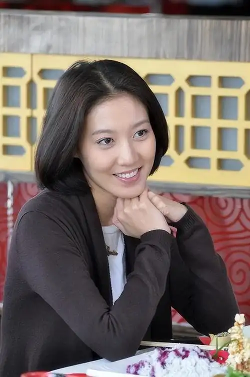 高露个人资料(演员高露:中年翻红,嫁直男圈外丈夫,婚后儿女双全幸福