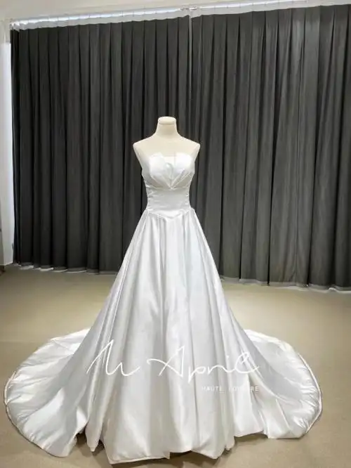 100款婚纱礼服简单到极致的缎面婚纱