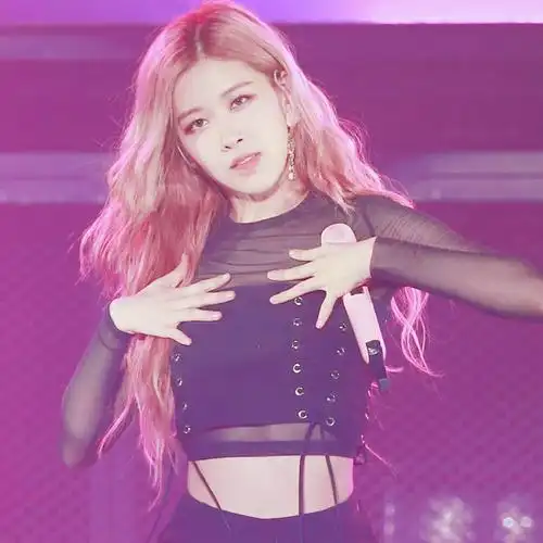 朴彩英二转标明红发彩英