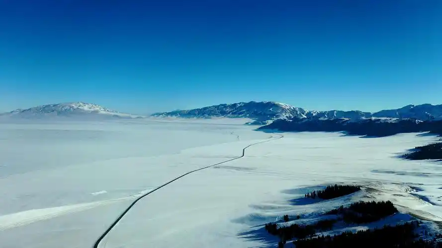 新疆旅游必备攻略