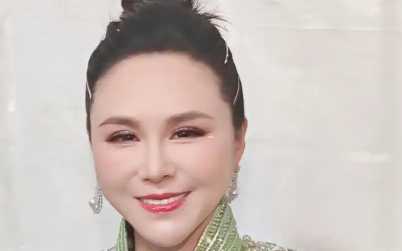 【乌兰托娅】5.27三门峡演唱会~雨中套马马跑了,急得跳脚