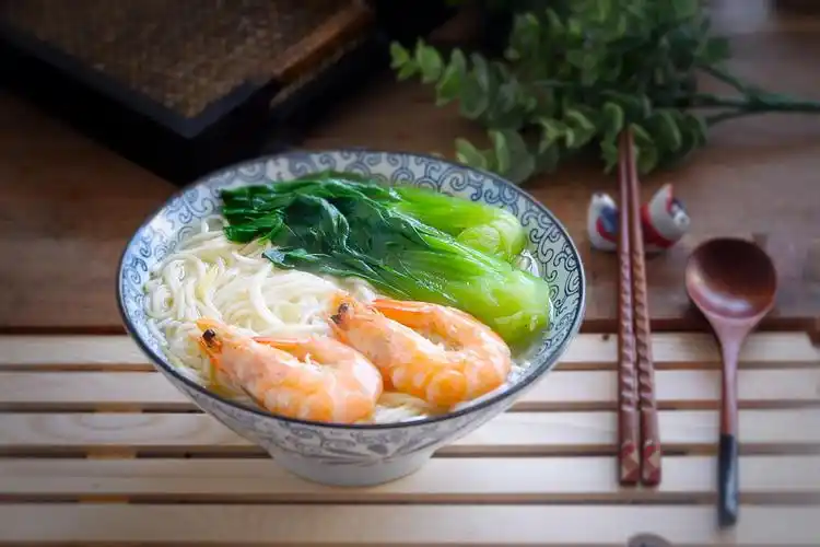 鲜虾汤面的做法(怎么做好吃的鲜虾汤面)