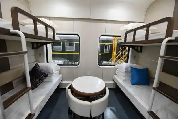 1k字头火车软卧想要4个人在一个房间,只要买连续的四个铺位且是同一个