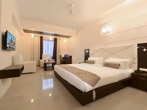 客房选择 查看房间照片&设施 标准房 (standard room) .