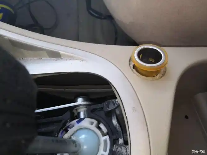 307的点烟器谁拆下来过