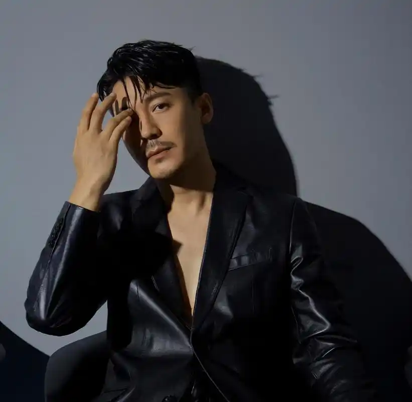 王东:从模特界新星到演艺圈实力派 王东,这位来自中国内地的男演员和