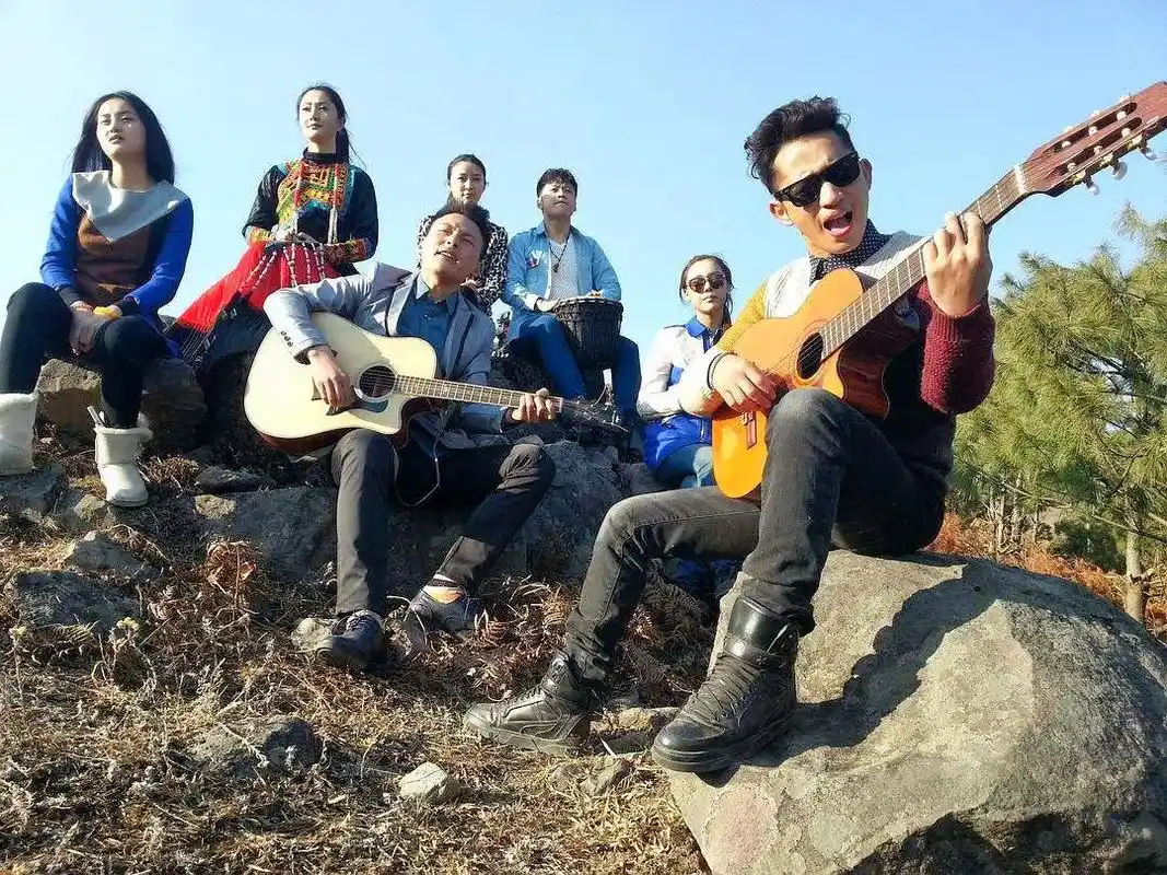 2013年的普法栏目剧《听见凉山》,那年我13岁,现在我已经 - 抖音