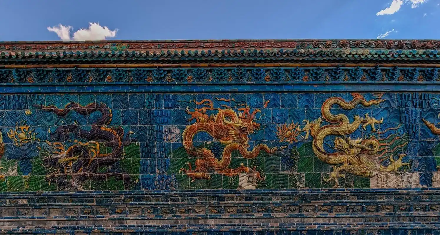 大同九龙壁 龙图腾 浮雕 大同九龙壁建于明代洪武二十五年(1392年)