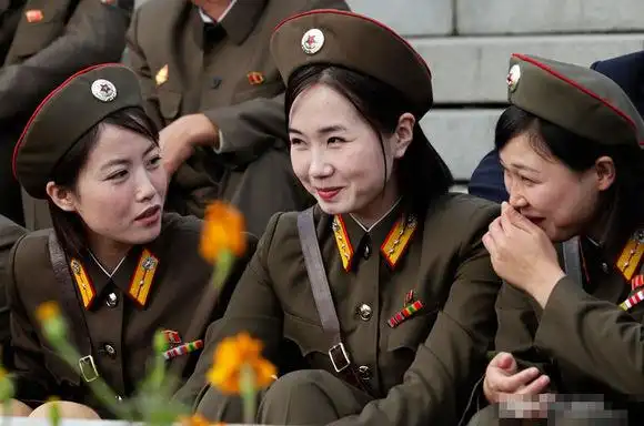 朝鲜的女兵,各个都很漂亮_美女