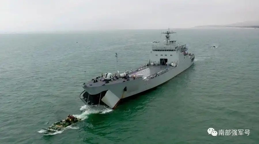 硬核战车与登陆舰的邂逅