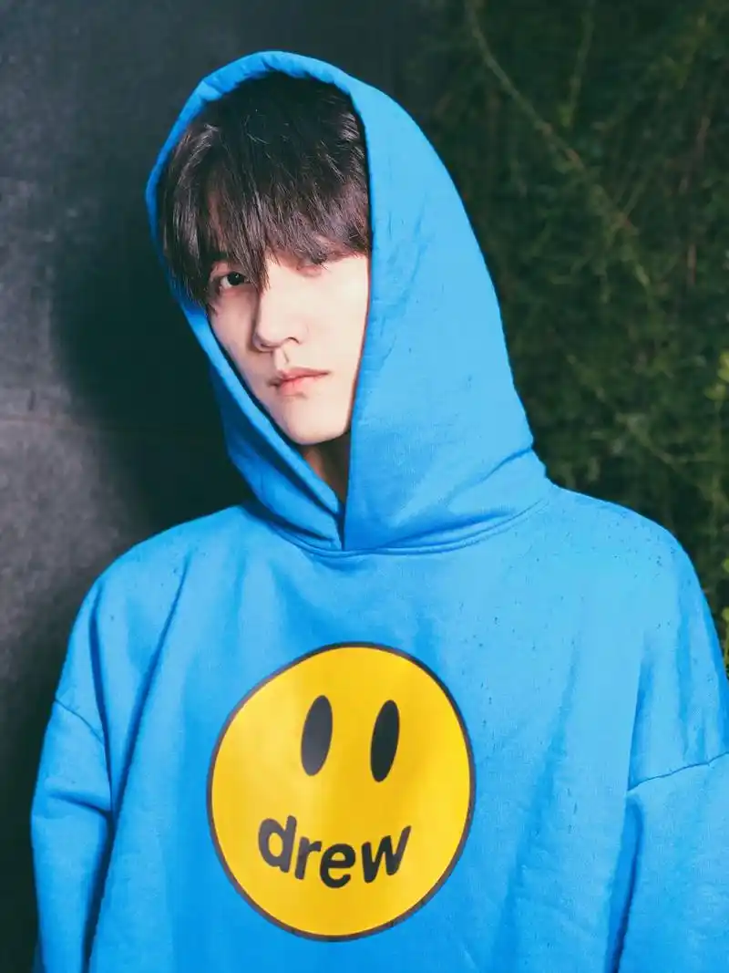 周柯宇壁纸 周柯宇帅气图片