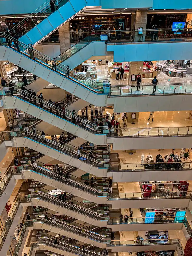 来西安,怎么能不逛赛格国际购物中心7515 赛格国际购物中心是很多