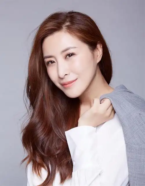 王雅捷我哥我嫂央八热播二嫂精神传播大爱