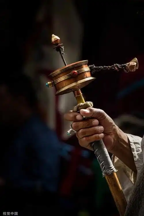 转经筒藏传佛教的唐卡综合了印度宗教布画和汉地卷轴画的特点颜料珍贵