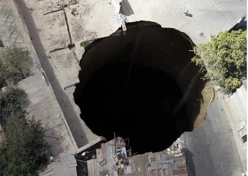 地球上6个神秘的大洞 不可思议的景象