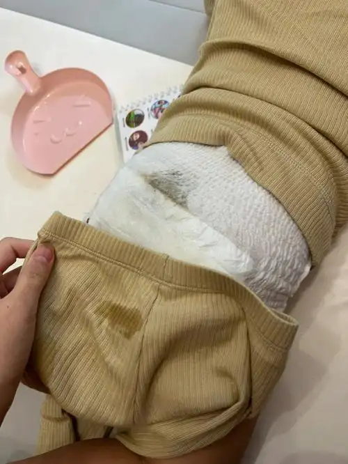 好奇奢透纸尿裤一生黑!