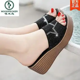 女士一字拖/十字拖>啄木鸟>啄木鸟凉拖鞋女夏季2024新款真皮坡跟软底