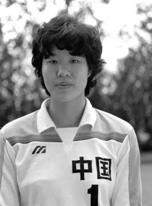 参加第23届奥运会的部分中国运动员 中国女子排球队主攻手郎平.