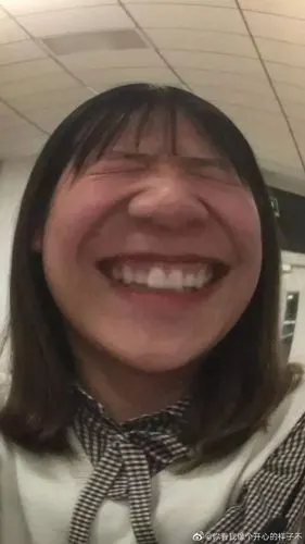 网友晒出自己的自拍丑照,都是狠人哈哈哈哈_照片