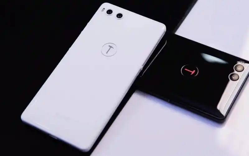 【开箱vlog】锤子科技smartisan坚果r1白色版暴力开箱_哔哩哔哩_bili