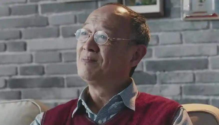 杨新鸣和金士杰什么关系长得太像了他老婆是谁