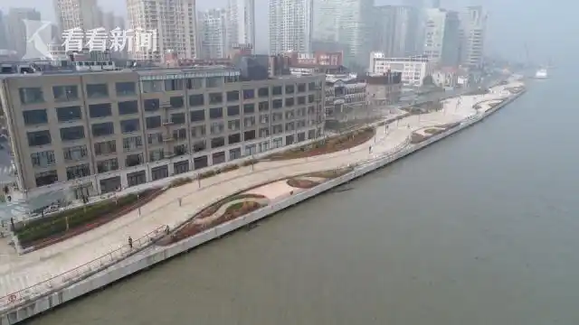 视频|走黄浦滨江南外滩亲水平台 一路美不胜收!_上海图文_看看新闻