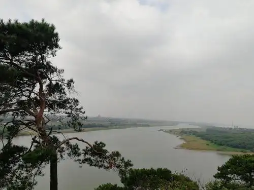 初冬暖阳,岁月正好,慕名而来游玩三水新八景之首:三江汇流(昆都山