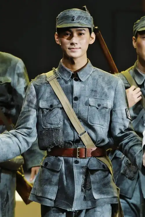 青年演员张真源##张真源演的新四军小柴火