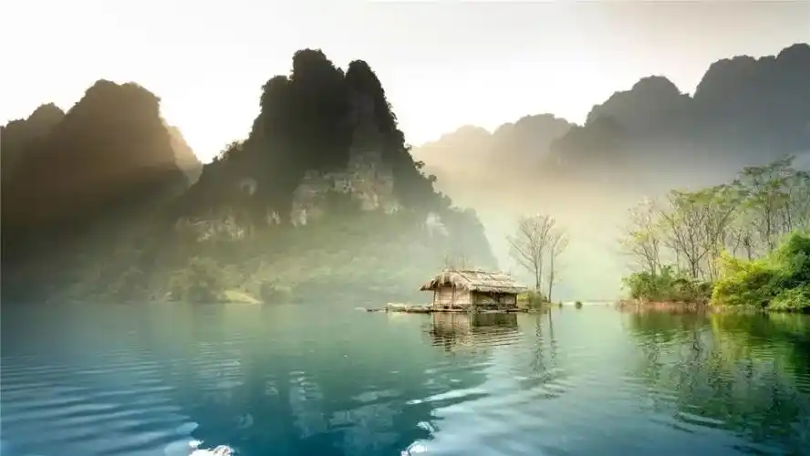 苦乐人生,心系山水乐逍遥.