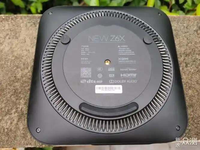 极米newz6x在家也可以沉浸式看片啦