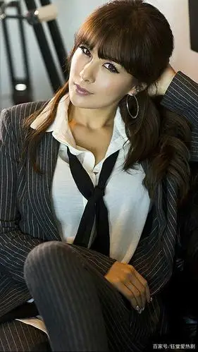 蔡妍唯美迷人写真,这颜值气质美极了,春风十里不及你的美色