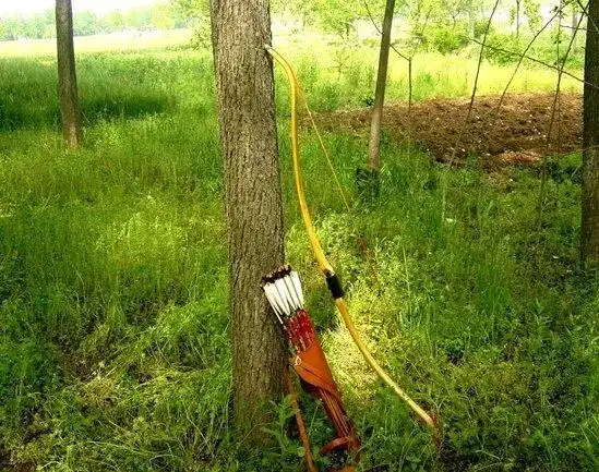 张利制作的桑木弓箭