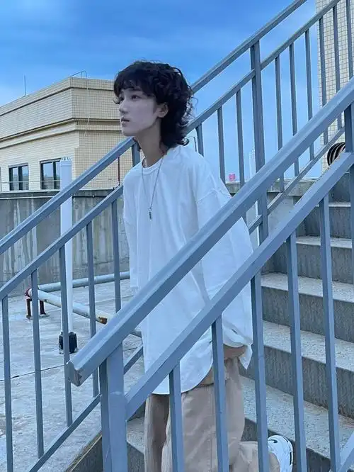 羊毛卷在大夏天真的很热就是说#le  #短发女生