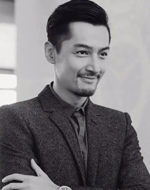 男人拿胡子蹭女人的下巴男人怎么留胡子好看