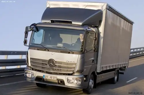 奔驰 新atego 卡车