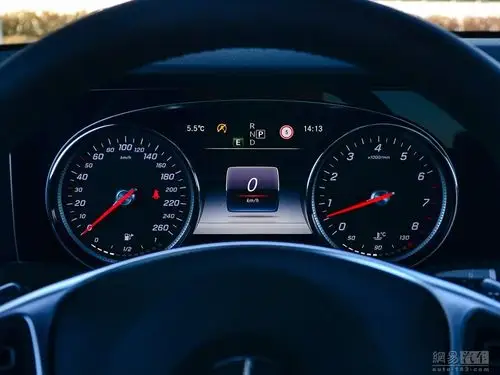 奔驰e级 2017款 e200 4matic运动轿车--仪表盘 / 131