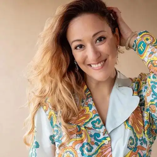 还记得赌王孙女何家文吗聊聊赌王大房那些事