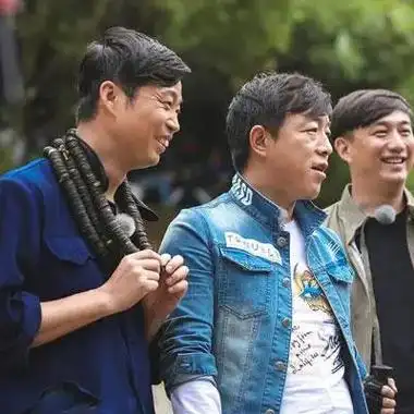 极限男人帮新综艺##黄磊新节目重聚极限男人帮##盒子里的猫