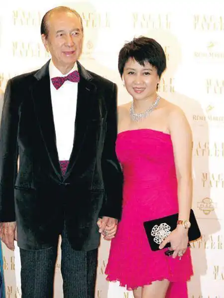 赌王何洪燊的一生共有四位姨太太为何他偏偏专宠四姨太梁安琪