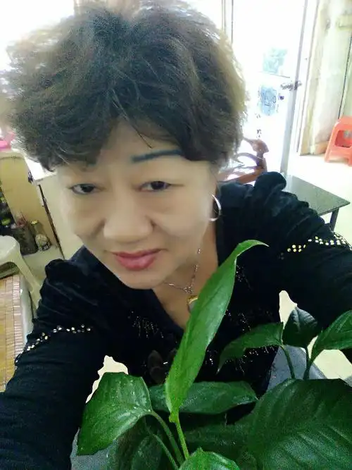 靓靓大妈玩自拍