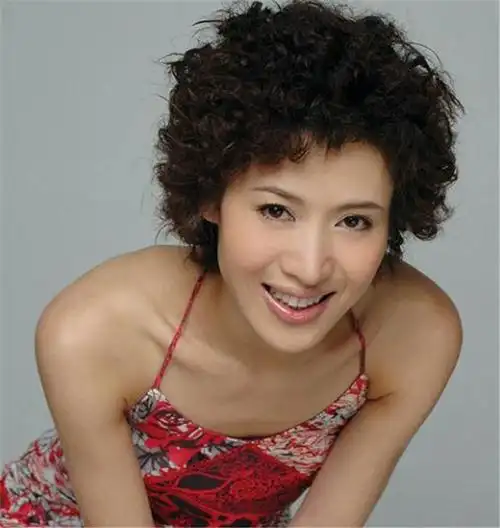 大郑爽个人资料简介大郑爽颜值不输小郑爽美貌倾城