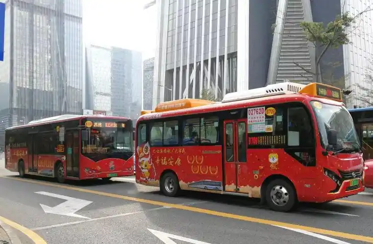 新春巴士▲优点巴士▲音乐巴士诗歌巴士艺术巴士铛铛巴士深港直通巴