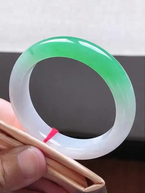 老坑冰糯白底青手镯除了小圈口美美哒78