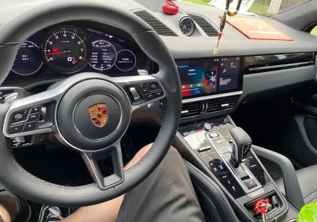 106万提了保时捷卡宴,开了5980公里,车主说出真实感受