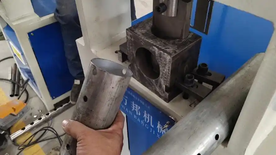 圆管冲弧机,管材液压冲孔机,76圆管冲弧口,对接76圆管